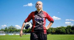 世界足坛历史第一人！荷兰足协批准：19岁美女球员踢男足联赛